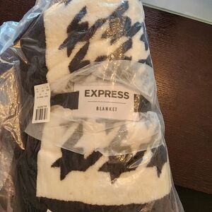 Express Monochrome Patterned Throw